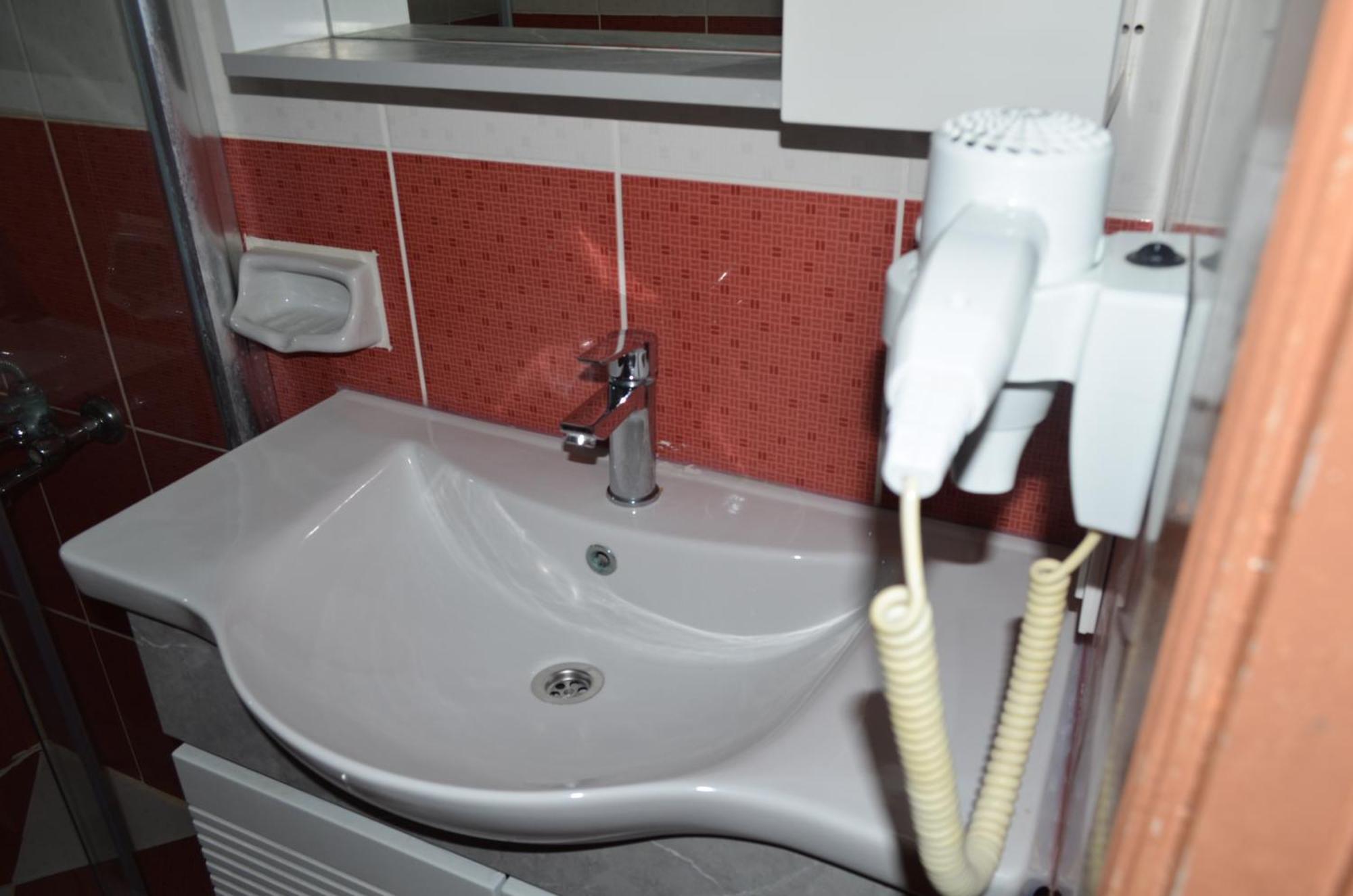 Dilhan Hotel 马尔马里斯 外观 照片