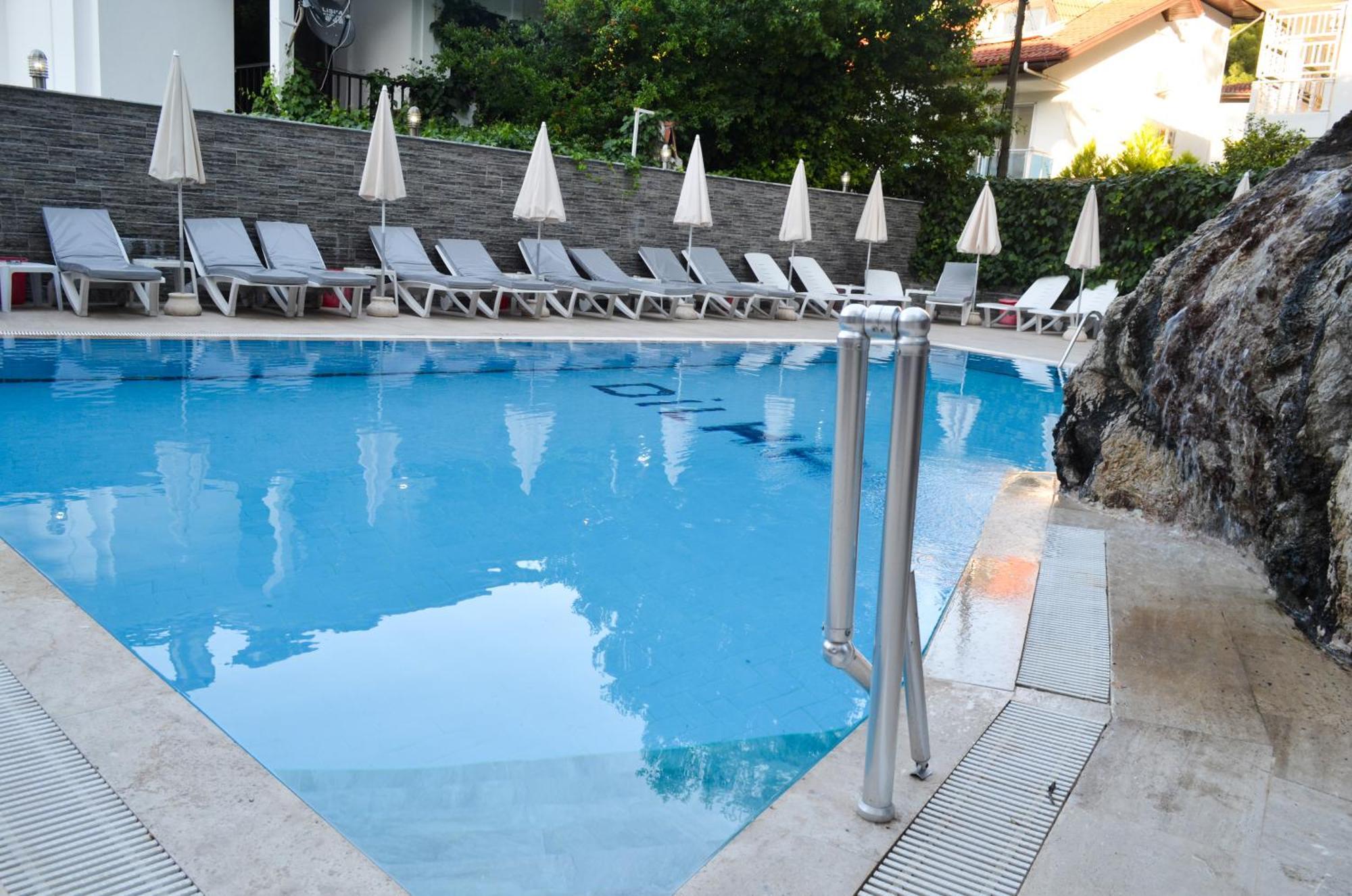 Dilhan Hotel 马尔马里斯 外观 照片